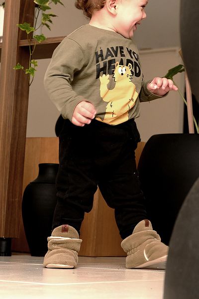 Caluu Baby نعل مانع للانزلاق، شباشب للأطفال، أحذية First Step Home، مضادة للعرق، صوف مضاد للوبر