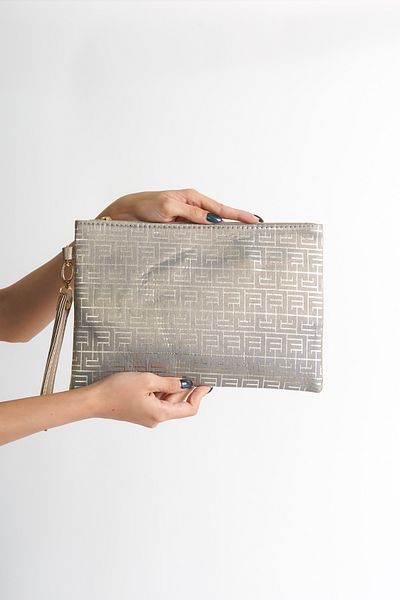 Capone Outfitters Satin Labyrinth gemusterte Paris Damen Clutch