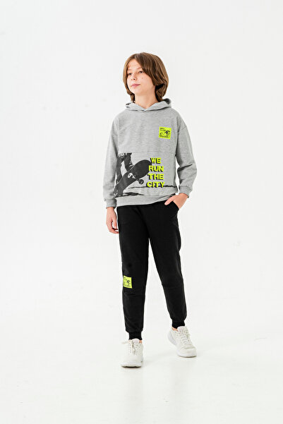 Mışıl Kids Set de trening pentru băieți, cu imprimeu We Run The City, cu deta...