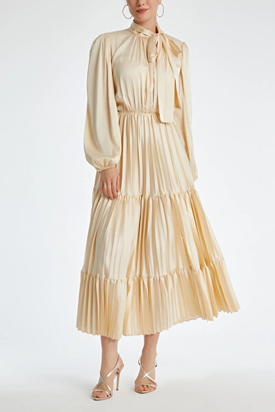 SERPİL Saten Pileli Fiyonk Yaka Uzun Taş Elbise 35797