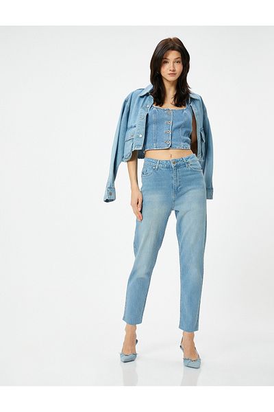 Koton Leichte, bequeme Jeans mit hohem Bund und engem Bein - Mom Slim Jeans