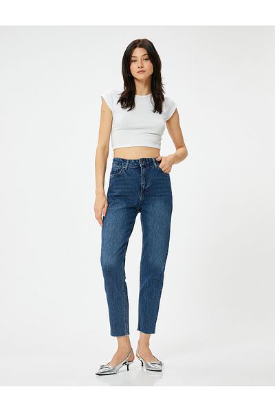 Koton Leichte, bequeme Jeans mit hohem Bund und engem Bein - Mom Slim Jeans