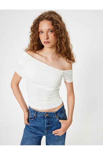 Koton Body-Drape mit U-Boot-Ausschnitt, detaillierte, schmale Passform, kurze Ärmel