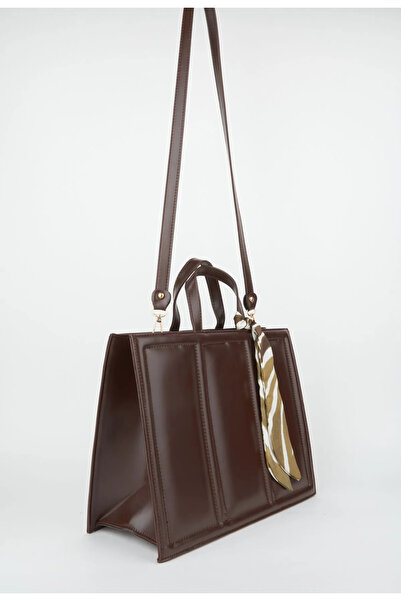 ÇANTA حقيبة مستطيلة من الجلد اللامع مع وشاح