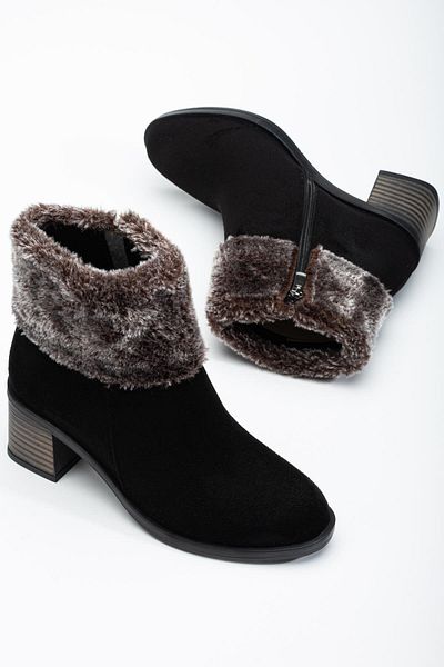 Dilimler Ayakkabı Women's Heeled Boots Black Suede Fur Zippered Oval Toe