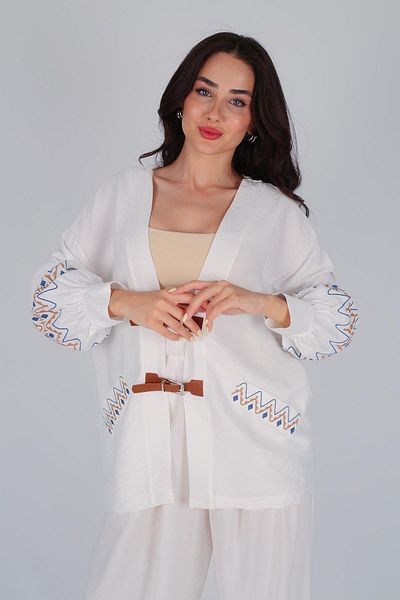 FACETTE Bluză de damă cu broderie albă - cu detaliu curea