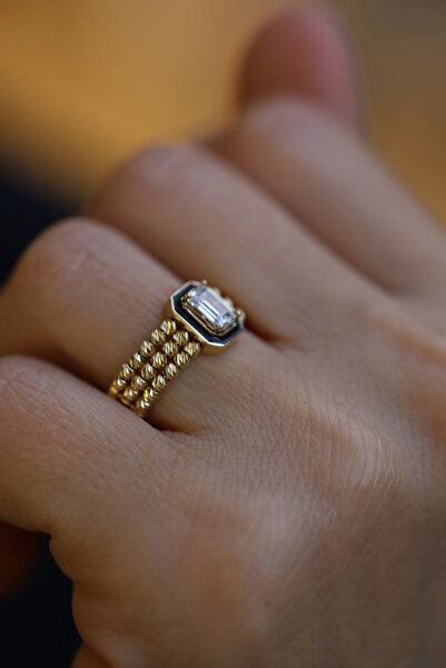 Yenigün Kuyumculuk 14 Ayar Altın Ema Baget Detaylı Dorika Yüzük