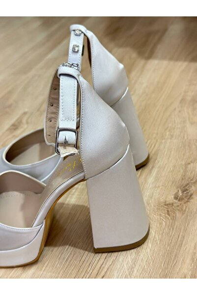 Favi Ayakkabı Βραδινά παπούτσια φορέματος με ασημί σατέν πέτρα με κλειστή πλατφόρμα με τακούνι