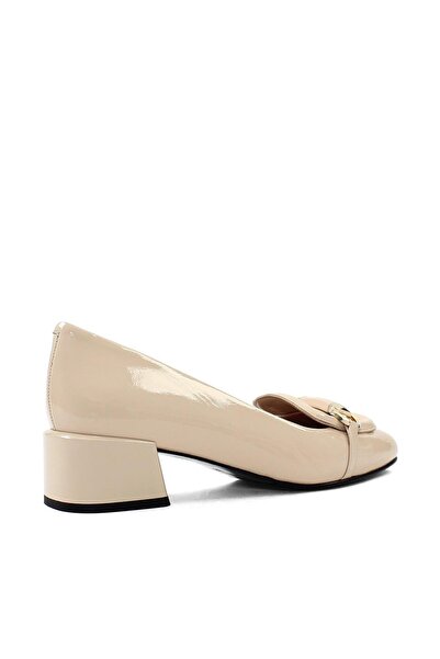Celal Gültekin Kadın Bej Tokalı Kalın Topuklu Rugan Deri Klasik Ayakkabı