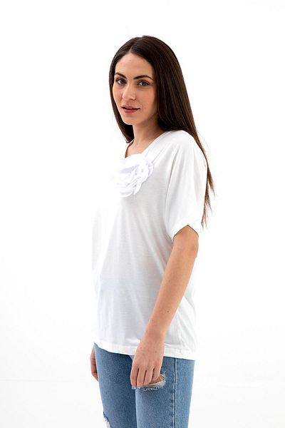 VAPUR TEKSTİL Tricou alb cu broșă trandafir cu decolteu în V