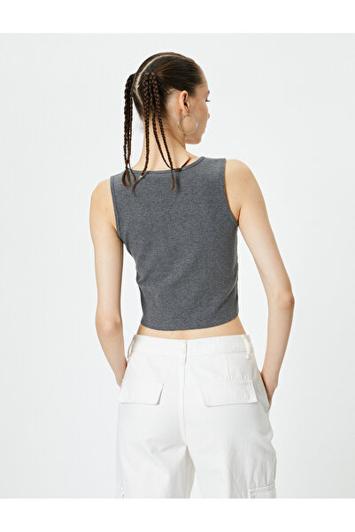 Koton Kolsuz Kısa Tişört Kesik V Yaka Baskılı