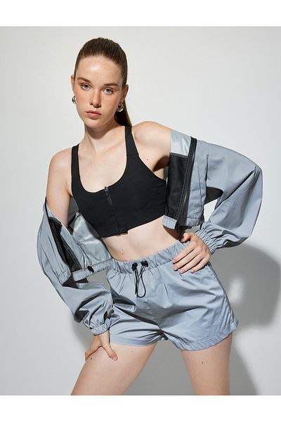 Koton Metallische Sportshorts mit kurzer elastischer Tasche und hoher Taille