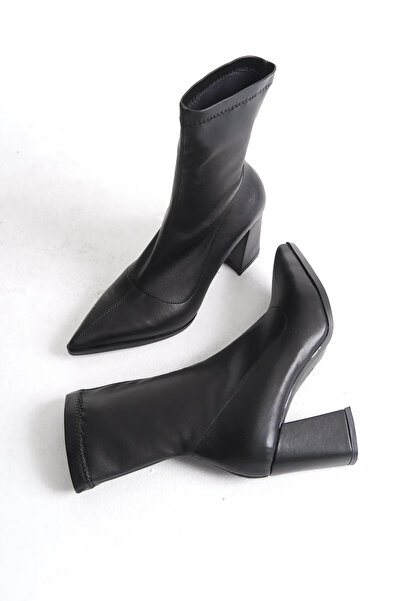 BB Boutiques Kadın Sivri Burunlu Fermuarsız Streç Kalın Topuklu Bot