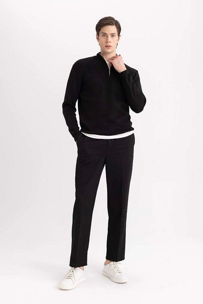 DeFacto Schwarzer Standard-Passform-Pullover mit normaler Passform, Stehkragen und Reißverschluss. Basic Solid Knitwear Pullover A5184ax24au