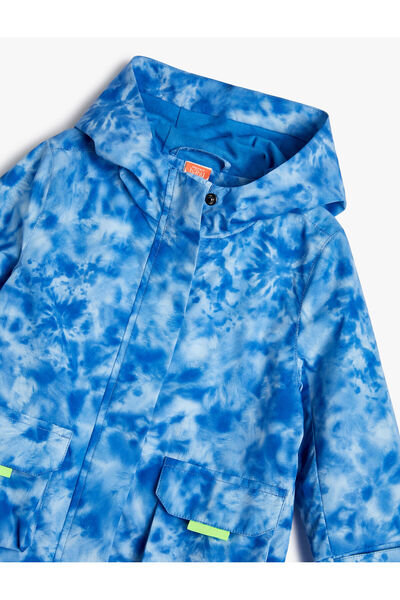 Koton Hemdjacke mit Kapuze und Batikmuster – mit Taschen