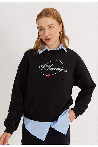 TUBİA Women's Black Embroidery Printed Oversize Short Sweatshirt