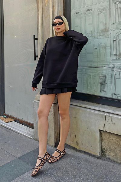 Swist Black Walk Basic Oversize-Damen-Sweatshirt mit Rundhalsausschnitt und Fleece-Innenseite