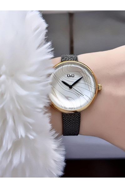 Q&Q Minimal Elegant Thin Case Women's Straw Cord Wrist Watch