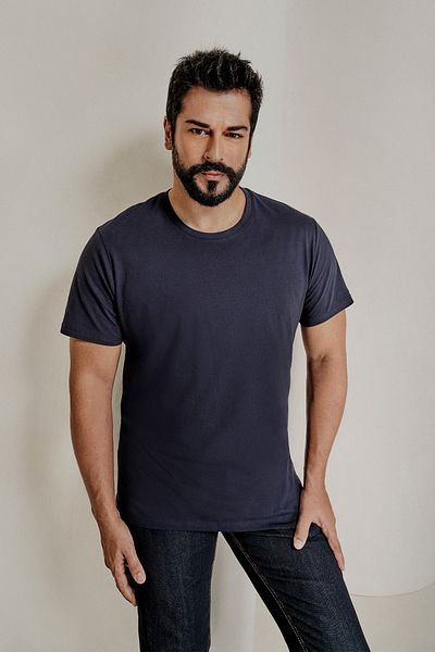 AC&Co / Altınyıldız Classics Pánské tričko Slim Fit Crew Neck ze 100% bavlny v námořnické modré barvě Basic