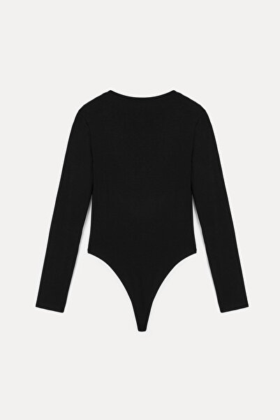 VATKALI Mély V-nyakú body párnával