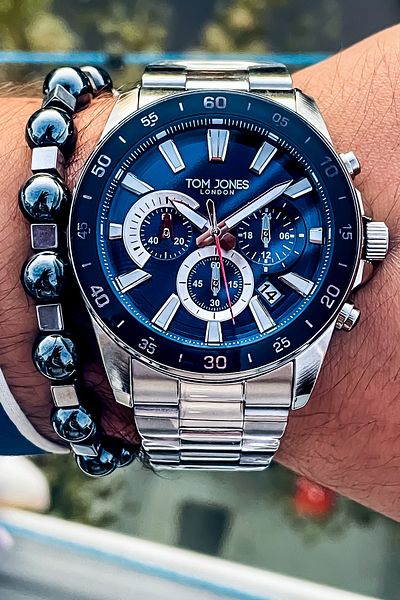 Tom Jones New Season Men's Wristwatch Steel Band Wristband with Gift