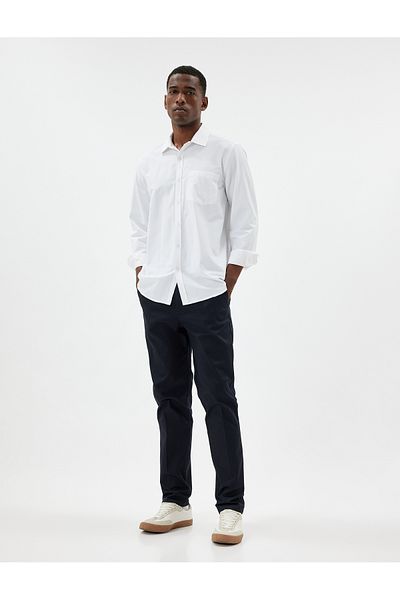 Koton Slim-Fit-Chinohose aus Baumwolle – Taschendetail