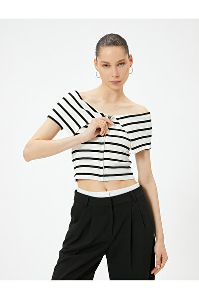 Koton Μπλουζάκι με κοντό μανίκι με φερμουάρ από ύφασμα με λεπτή εφαρμογή