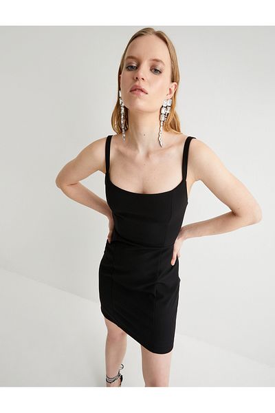 Koton Strappy Mini Pencil Dress Detail zadního okna Čtvercový límec Slim Fit s podšívkou