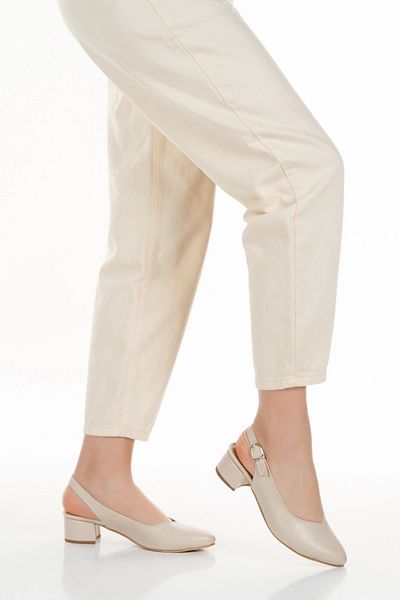 MFT AYAKKABI Pantofi ocazional cu toc scurt gros de 3 cm de culoare bej