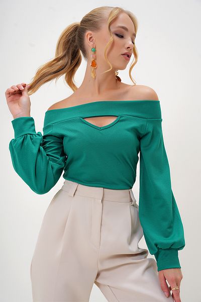 Trend Alaçatı Stili Grüne Madonna-Kragen-Cut-Out-Strickbluse für Damen ALC-X12948
