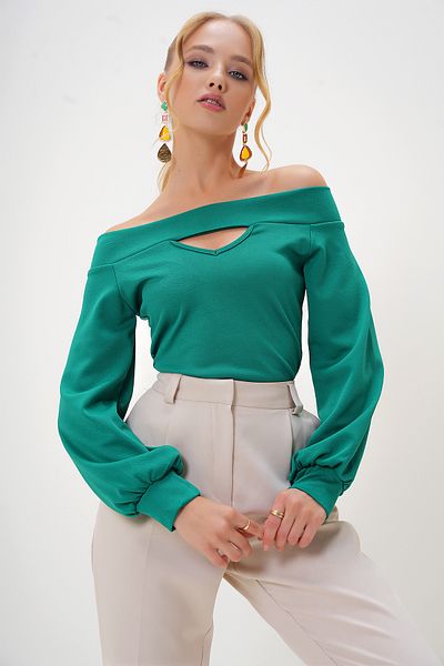 Trend Alaçatı Stili Grüne Madonna-Kragen-Cut-Out-Strickbluse für Damen ALC-X12948