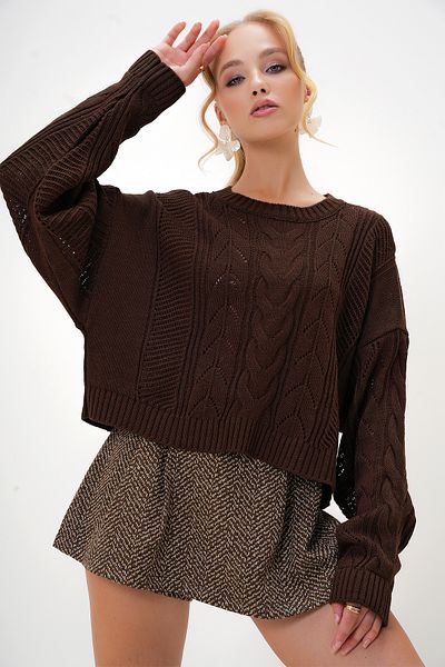 Trend Alaçatı Stili Women's Brown Crew Neck Houndstooth Patterned Knitwear Crop Sweater Alc-X13136