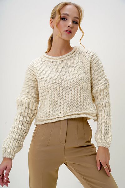 Trend Alaçatı Stili Women's Cream Crew Neck Knitwear Crop Thick Sweater Alc-X13135