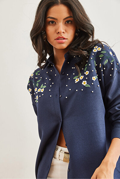 Olalook Kadın Lacivert Nakışlı İncili Yün Efektli Oversize Kışlık Gömlek GML-19001159