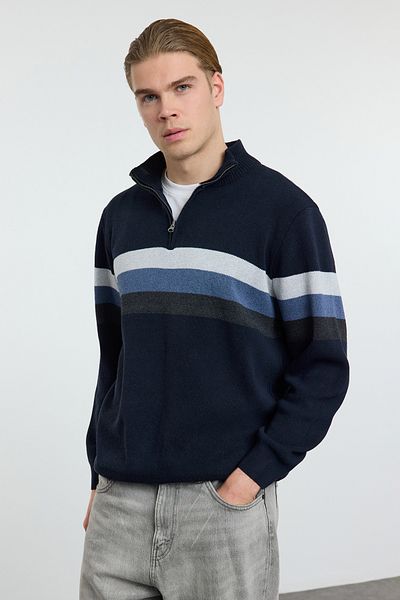 Trendyol Collection Πλεκτό πουλόβερ από βαμβακερό μπλέ Navy Color Block - Μισό ζιβάγκο TMNAW25KZ00013