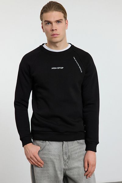 Trendyol Collection Черен суичър с реглан ръкав с отпечатан текст - TMNAW22sw0726
