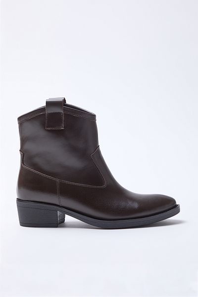 TRENDYOL SHOES Dunkelbraune Cowboy-Damenstiefel aus echtem Leder TAKAW25BO00055