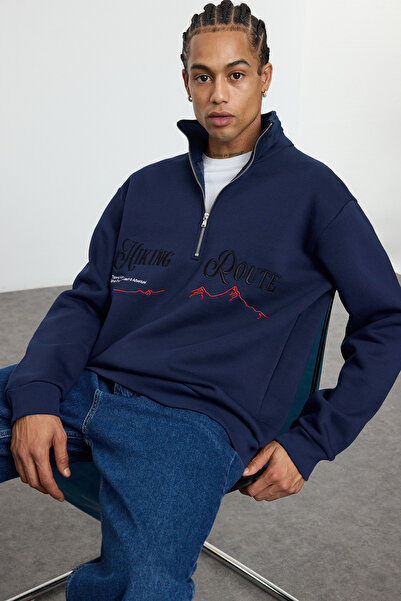 Trendyol Collection Indigo vyšívaná oversize mikina – fleece, stojáček, zip Tmnaw25Sw00073