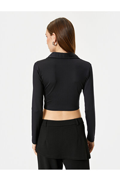 Koton Krótka koszulka z podwójnymi piersiami i szczegółowym węzłem. Kołnierzyk koszuli z długim rękawem