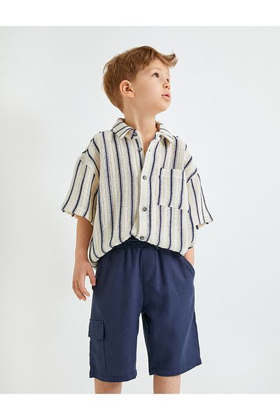 Koton T-Shirt mit Polokragen aus Baumwolle – durchbrochen, kurze Ärmel, geknöpft, eine Tasche