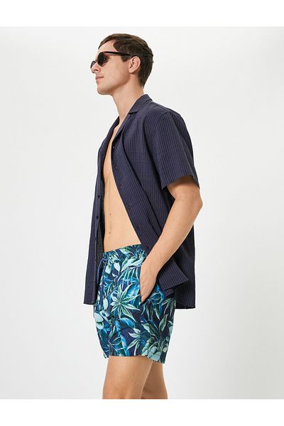 Koton Badeshorts mit Blatt-Print und Schnürung an der Taille