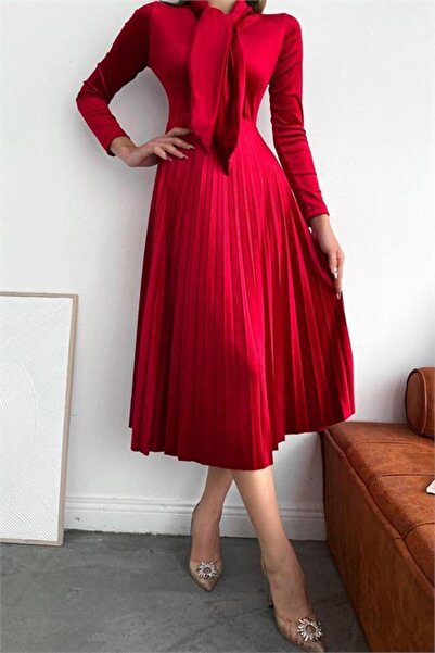 Dipmoda kadın yakası bağlama detaylı piliseli kadife elbise DPQ012