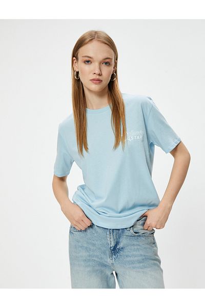 Koton Tricou imprimat cu slogan, cu mânecă scurtă, cu decolteu, relaxat