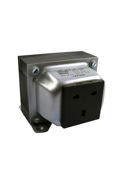 Manumag 300W 2.3A Current Converter with 3 Pins British Plug