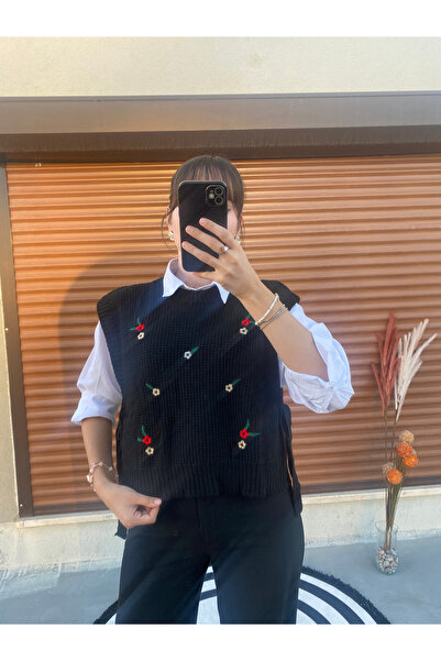 FİORA Çiçek İşlemeli Yanı Bağcıklı Triko Süveter