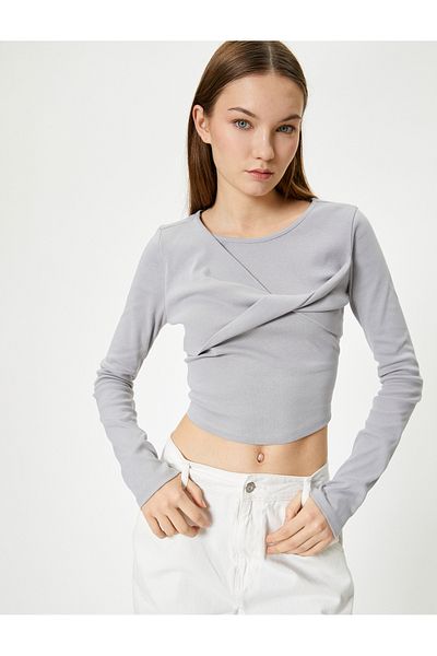 Koton Langärmliges T-Shirt mit Knotendetail auf der Vorderseite und Rundhalsausschnitt Slim Fit