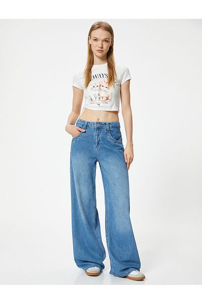 Koton Cat Printed Slim Fit Crew Neck Crop T-Shirt - Short Sleeve