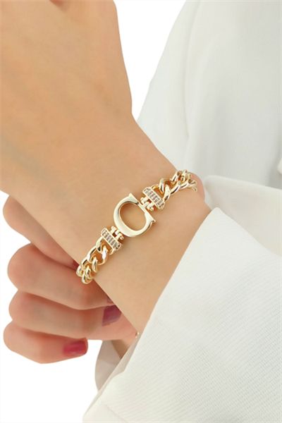 Çlk Accessories سوار حرف C المميز حجر الزركون