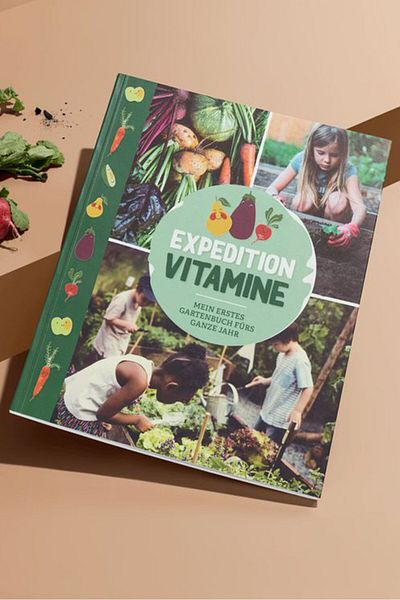 Tchibo Expedition Vitamins Books 26 .2 H x 21.5 L x 1 W cm, Green