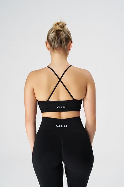 qlu Black Seamless Women's Triangular Bra - Attractive Collection Sports Bra